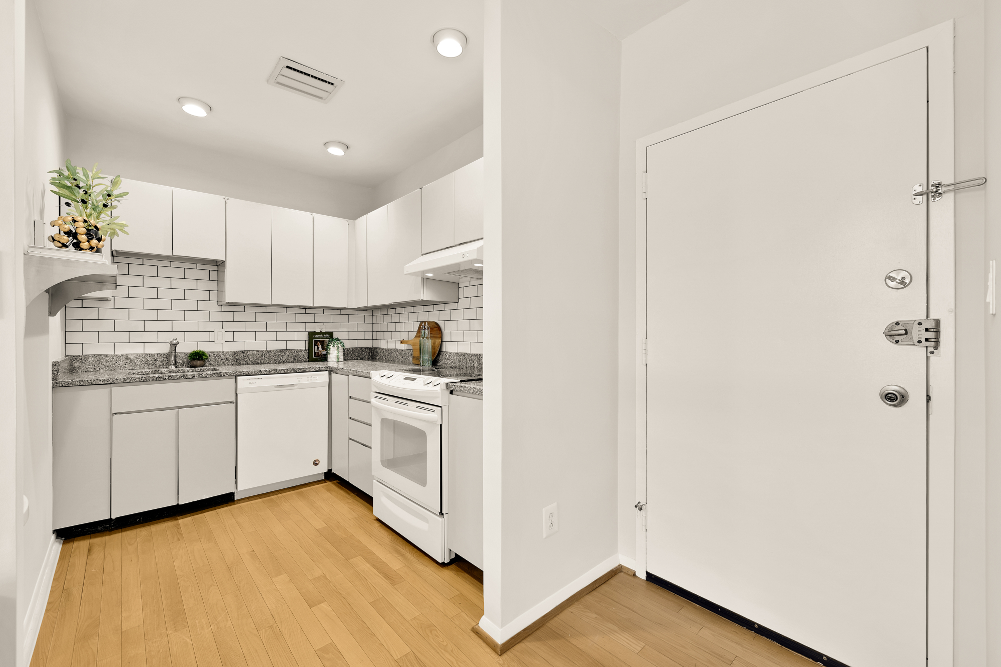 1741 T Street NW 303_Entry